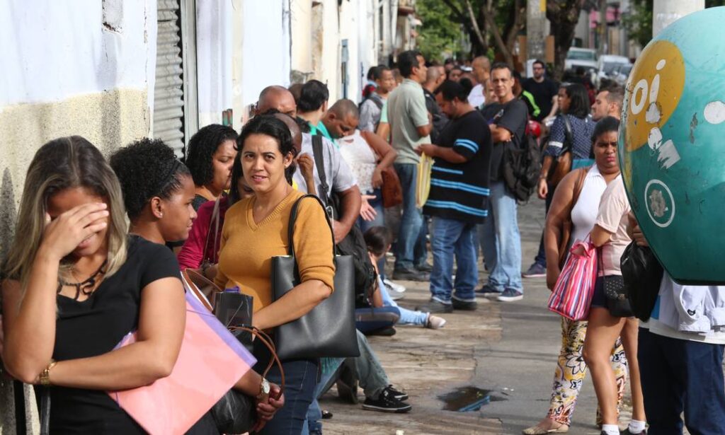 Banco Mundial prevê nove anos de efeito negativo da pandemia sobre emprego e salário no Brasil Foto: Fabiano Rocha / Agência O Globo